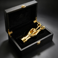 Trophée Ciseaux de Coiffure de Luxe Sur Mesure - Récompense de Salon Artisanale en Or avec Base en Cristal Noir Premium