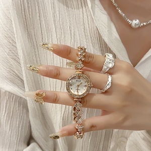 นาฬิกาข้อมือผู้ชายสีทอง นาฬิกาควอทซ์ สแตนเลสสตีล หน้าปัดขนาดใหญ่ สไตล์สปอร์ต นาฬิกาแฟชั่น - Product Image 4