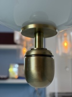 XZ Klare & Opalglas-Lampenschirme, Hoher Vertikaler Mehrstabiger Messingrahmen & Mehrschichtiges Scheibendesign, Handgeblasene Glas-Pendelleuchte