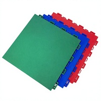 Dalles de sol emboîtables en PP pour terrains de futsal, dalles sportives plates solides 12x12 pouces pour terrains de football intérieurs et extérieurs