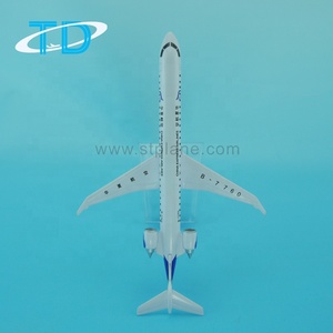 Tongde CRJ-200 Modèle d'<span class=keywords><strong>avion</strong></span> <span class=keywords><strong>miniature</strong></span> <span class=keywords><strong>en</strong></span> métal moulé sous pression à l'échelle 1/200 de 15 cm avec impression sérigraphique, objet de collection - Product Image 5