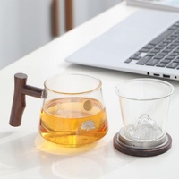 Tasse en verre à haute teneur en borosilicate avec couvercle à poignée en bois et tasses en verre filtrant
