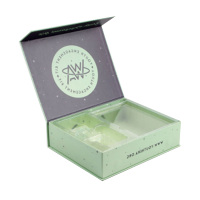 Boîte cadeau magnétique carrée en papier kraft haut de gamme HaoYing avec logo personnalisé, doublure en éponge, emballage rigide recyclable et couvercle magnétique