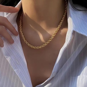 Bán Buôn Tùy Chỉnh Không-Làm xỉn Không Thấm Nước 18K Mạ Vàng Figaro Chuỗi Dây Xoắn Người Đàn Ông Phụ Nữ Thép Không Gỉ Hợp Thời Trang Vòng Cổ - Product Image 5