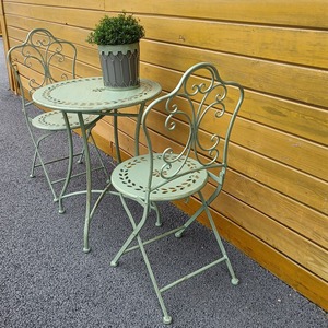 Ensemble <span class=keywords><strong>de</strong></span> table et chaises <span class=keywords><strong>de</strong></span> <span class=keywords><strong>jardin</strong></span> en <span class=keywords><strong>fer</strong></span> <span class=keywords><strong>forgé</strong></span> à motif ajouré <span class=keywords><strong>de</strong></span> style français pour villa, cour et balcon - Product Image 3