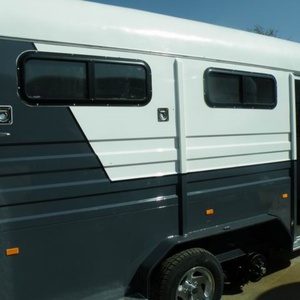 Nuevo Semirremolque de Carga Inclinada para 3 Caballos, Construcción Duradera de Acero Aleado, Eje Doble, Frenos Eléctricos, Carga Útil Máxima de 4T, Ideal para Vivienda en RV - Product Image 6