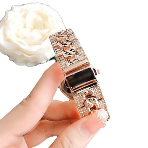 Montre-bracelet à quartz moissanite avec diamant complet pour dames avec cadran trémolo en alliage - Product Image 5