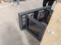 Ventana Abatible de Aluminio con Rotura de Puente Térmico y Doble Acristalamiento, con Barras de Seguridad Antirrobo y Malla de Acero Inoxidable