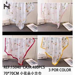 Pañuelo cuadrado con diseño de flores pequeñas de 70x70 cm con borde decorativo para mujer, accesorio de moda. - Product Image 3