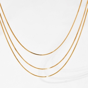 Collar de cadena de serpiente redonda chapado en oro PVD, de acero inoxidable multicapa, con diseño de hueso de serpiente cuadrado, cadena para suéter, accesorio de moda. - Product Image 4