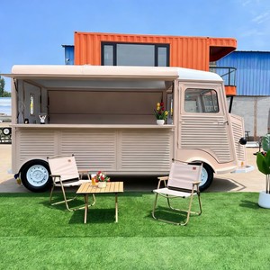 Food Truck Classique Vintage avec Appareils Modernes, Alliant Charme et Fonctionnalité - Product Image 4