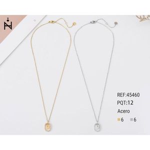 Collana con Ciondolo a Forma di Diamante Lettera D 10x15Cm Stile Collare con Catena in Acciaio - Product Image 1