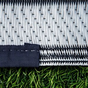 Alfombra para Exteriores DB de 9' X 18', Impermeable, de Plástico y Paja, para RV y Camping, Portátil con Bolsa de Transporte - Product Image 4