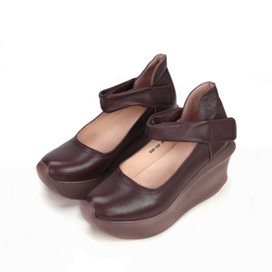 Sandalias de cuña de piel de vaca para mujer, calzado personalizado de moda, material de lujo, primera capa, piel auténtica, venta al por mayor - Product Image 1
