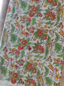 ผ้าฝ้ายพิมพ์ลายดอกไม้ด้วยมือแบบอินเดีย สำหรับตัดเย็บเสื้อผ้า งานฝีมือ และของตกแต่งบ้าน ขายเป็นหลา - Product Image 5