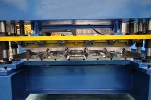 <strong>UltraForm</strong> 1000 Roofing Panel MachineUltraForm - Product Image 2