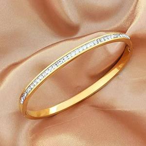 Bracelet jonc ouvert en acier inoxydable plaqué or 18 carats avec zircon cubique, modèle 2026, pour femme, style clou, idéal pour couple - Product Image 1