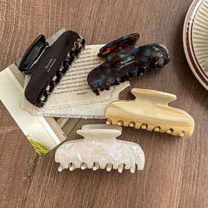 <span class=keywords><strong>Pince</strong></span> à Cheveux Personnalisée Liwu en Acétate Style Coréen <span class=keywords><strong>Grande</strong></span> <span class=keywords><strong>Taille</strong></span>, Lettres Dorées et Formes Géométriques, Design Simple pour Usage Quotidien - Product Image 5