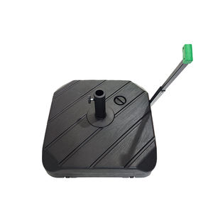 Base de paraguas en voladizo para <span class=keywords><strong>Patio</strong></span> negro moderno de fábrica de <span class=keywords><strong>China</strong></span>, soporte compensado impermeable con ruedas, muebles de exterior de calidad - Product Image 4
