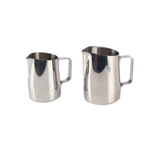 Versement Précis pour un Latte Art Parfait, Pichet à Mousseur à Lait en Acier Inoxydable 400ml/600ml - Product Image 1