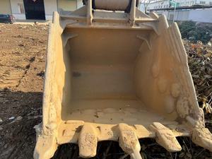 รถขุดตีนตะขาบขนาดใหญ่ Caterpillar CAT 365E มือสอง น้ำหนัก 65 ตัน เครื่องยนต์ C9.3 แท้ บุ้งกี๋ขนาด 3 ลูกบาศก์เมตร ชั่วโมงการทำงานต่ำ เหมาะสำหรับงานขุดเหมือง - Product Image 5
