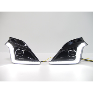 2 stuks LED NIEUWE dagrijverlichting voor <span class=keywords><strong>Toyota</strong></span> <span class=keywords><strong>Hilux</strong></span> GR Sport 2023-2026, 6000K DRL + gele richtingaanwijzers met scanfunctie - Product Image 1