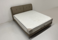 Cadre de lit moderne rembourré en cuir pleine fleur avec tête de lit large à trois panneaux pour chambres Queen et King