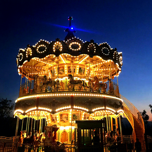 Carrusel de Fibra de Vidrio de Dos Pisos con 68 Asientos de Lujo para Parque de Atracciones, en Venta para Uso en Centros Comerciales al Aire Libre - Product Image 1