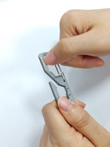 Dagelijkse handige gadgets sleutel multifunctionele sleutelhanger gereedschap multitool op maat gemaakte sleutelhangers weggeefcadeaus - Product Image 3