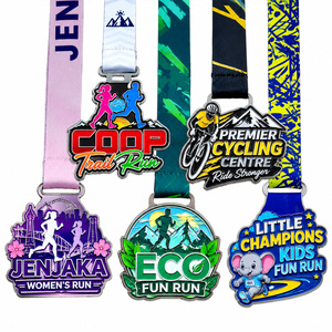 Médailles de Sport Personnalisées Marathon 42K 21K Défi Alpin Alliage de Zinc 3D Émail Récompenses Finisseur - Product Image 2