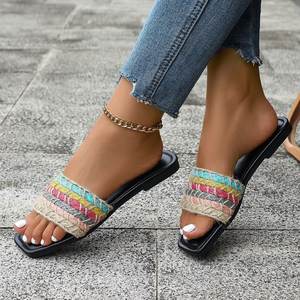 صندل نسائي حرفي جديد رائج للصيف حذاء شاطئ مصنوع يدويًا بمنصة مضادة للانزلاق للبيع بالجملة - Product Image 5