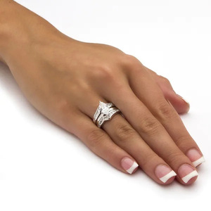 Set di Anelli di Fidanzamento in Zirconia per Donne, Elegante Gioiello da Matrimonio con Micro Pavé, Tre Pezzi Impilabili, Idea Regalo - Product Image 3