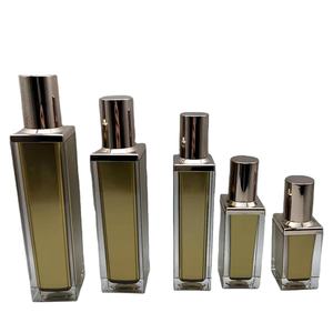 Bouteille de <span class=keywords><strong>pompe</strong></span> à lotion vide en plastique acrylique de haute qualité 30ml 50ML 100ML bouteille sans réservoir de lait bouchon doré bouteille de soins de la peau - Product Image 1