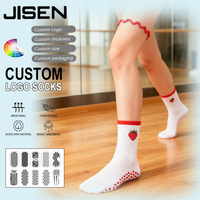 Chaussettes de sport pour femmes avec logo brodé en gros, chaussettes en tricot à motif antidérapant, chaussettes personnalisées pour le Pilates