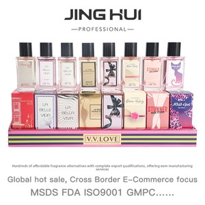 Spray de parfum abordable de 30 ml, adapté aux hommes et aux femmes, senteurs mélangées en gros, portable pour les sorties - Product Image 1