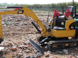 Mini-excavatrice Caterpillar 301.7 d'occasion importée de haute qualité, 7 tonnes, modèle 2016, PLC et pompe, prix bas, à vendre - Product Image 2