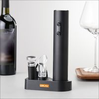 Ensemble ouvre-bouteille électrique et accessoires à vin 4-en-1 avec verseur, bouchon et base de rangement en plastique, fonctionnant sur piles