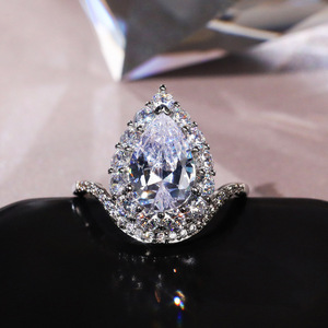 Anello a Forma di Goccia con Design a Pera, Anello Semplice da Dito per Donne - Product Image 6