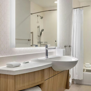 Vanidades de Baño del Hotel Springhill Suites by Marriott - Product Image 1