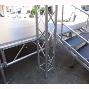 Plataforma de Escenario Portátil de Aluminio para Eventos al Aire Libre con Fácil Montaje y Superficie Antideslizante para Actuaciones Escolares - Product Image 6