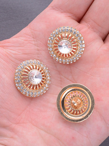 Bán Buôn Dễ Dàng Sử Dụng DIY Rhinestone Nút Vàng Kim Loại Mạ Chỉnh Trang Cho Tóc Cổ Áo Quần Áo Hàng May Mặc Có Kính - Product Image 5