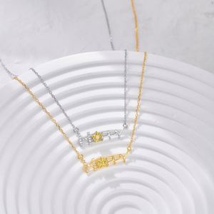 Collier personnalisé Dylam plaqué or 18 carats avec pendentif alphabet Happy en zircone cubique 5A CZ - Product Image 6