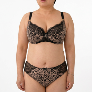 Ensemble de lingerie sexy en dentelle pour femmes, soutien-gorge en maille avec bretelles croisées à l'avant et culotte taille haute - Product Image 1
