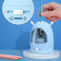 Mini aspirateur de bureau électrique, taille-crayon et gomme à piles avec recharges, ensemble de papeterie en plastique