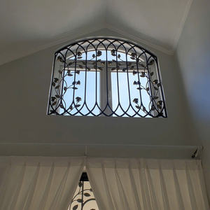 Marco de Ventana de Hierro Forjado de Estilo Francés en Blanco y Negro, Diseño Vertical de Acero, Aislamiento Térmico, Soporte para Proyectos 2D y 3D - Product Image 1