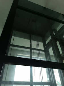 Ascensor Residencial Moderno para Villas con Motor de Tracción y Sistema de Control Monarch, Acero Inoxidable, Velocidad de 0.4m/s, Puerta de Seguridad - Product Image 4