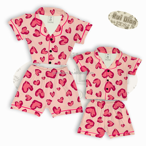 Conjunto de Pijamas Familiares Ruidian OEM, <span class=keywords><strong>Pijama</strong></span> de Manga Corta para Mamá, Niña y Adulta, 100% Seda, Casual, con Botones y Solapa, Ropa de Dormir Navideña - Product Image 5