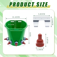Seau d'alimentation en lait d'agneau en plastique vert 8L Bouteille d'alimentation pour animaux de ferme de haute capacité avec plusieurs mamelons pour bovins, moutons, chèvres et porcs