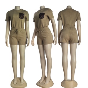 Ensemble de survêtements d'été de luxe pour femmes 2025 – Collection Designer Imprimé Manches Courtes au-dessus du Genou Décontracté en Coton Gaufré 100% avec Short - Product Image 3