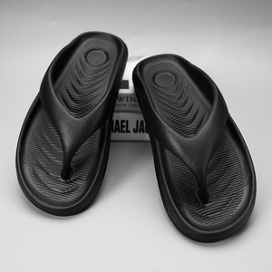 Chanclas para mujer, sandalias de playa antideslizantes con suela gruesa de EVA para uso en el hogar y al aire libre, talla 40-45, color blanco, negro y gris - Product Image 3